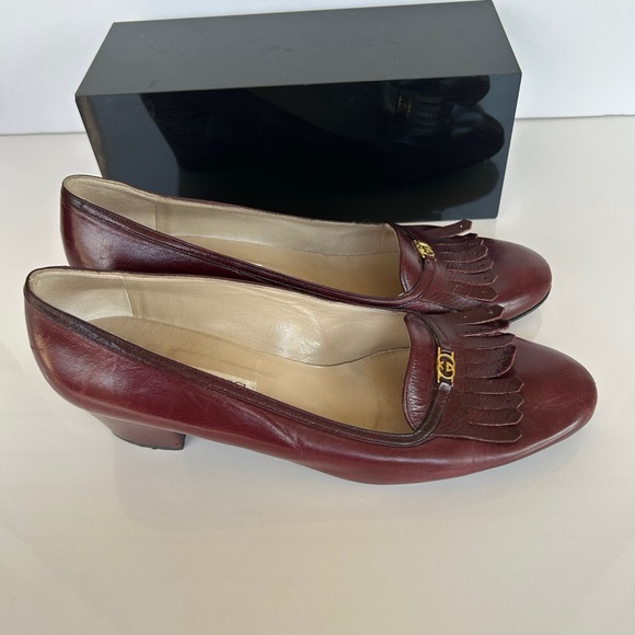 Gucci Vintage Wine Leather Loafer Pump with Fringe and Gold GG Accent size 38/8. - Picture 7 of 8